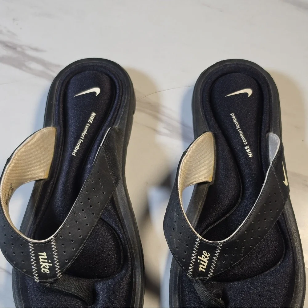 Nike Men's Black Thong Sandals Size 8 Leather Slip On Cushioned Rubber Sole